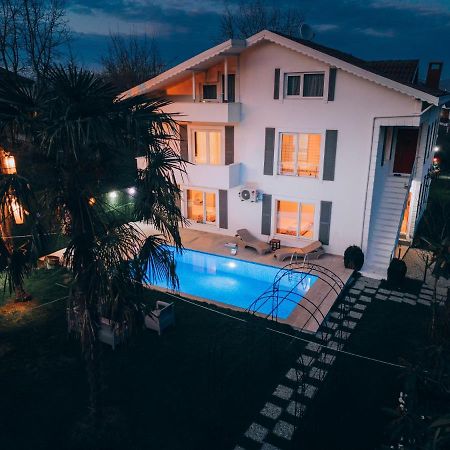 Villa Atlas Muhafazakar Havuzlu, Mustakil Genis Bahceli Sapanca Εξωτερικό φωτογραφία