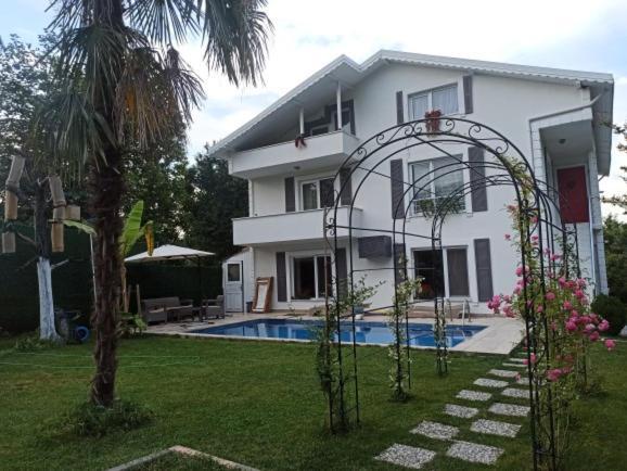 Villa Atlas Muhafazakar Havuzlu, Mustakil Genis Bahceli Sapanca Εξωτερικό φωτογραφία